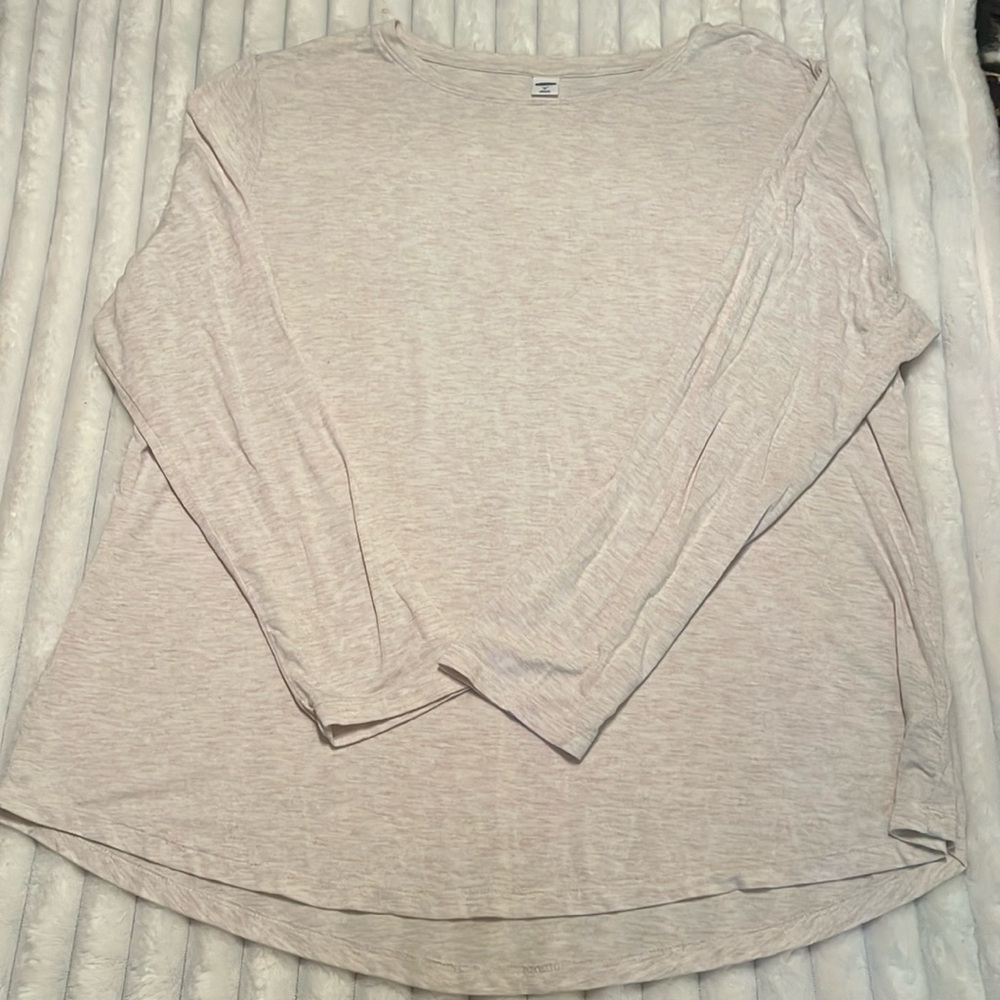 women’s long sleeve shirt